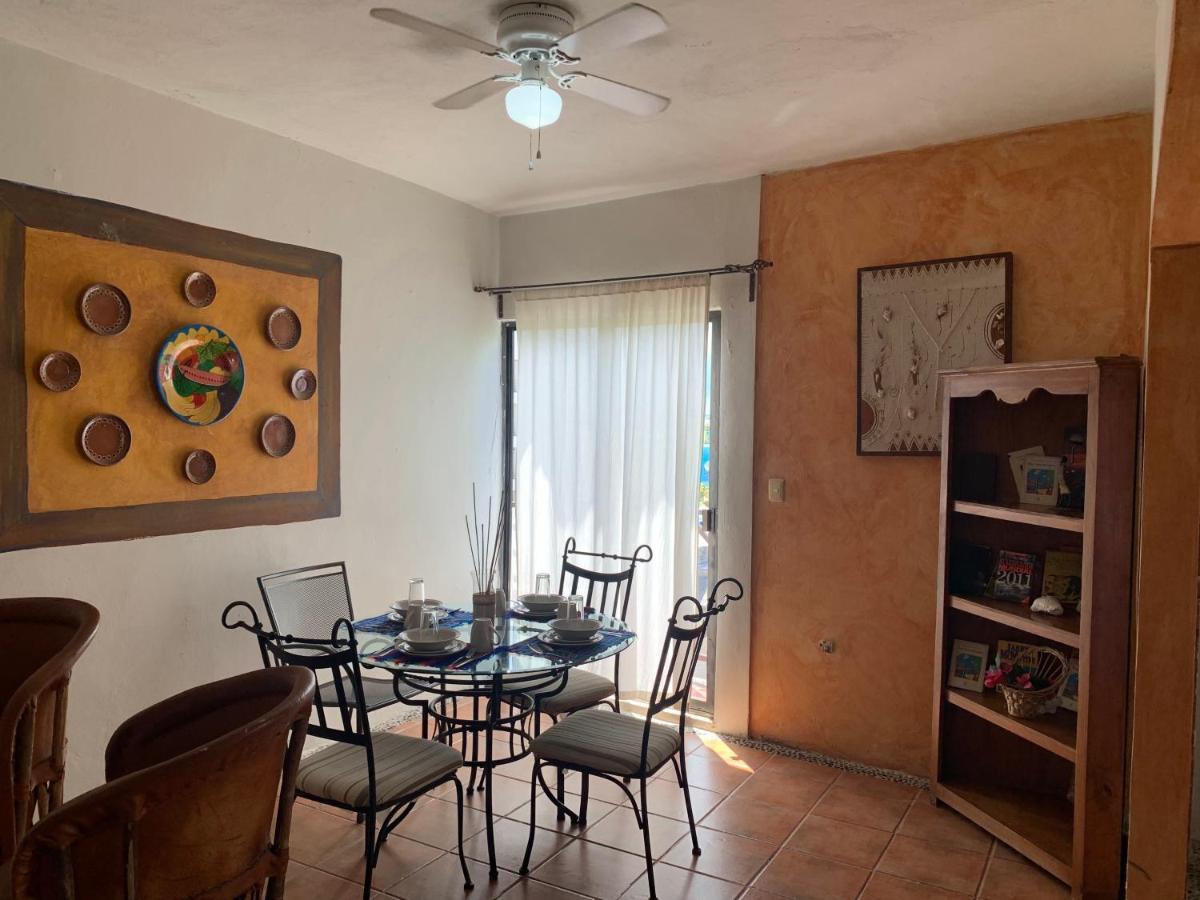 Casa Caribe קנקון מראה חיצוני תמונה A dining room in a typical middle-class home in Mexico