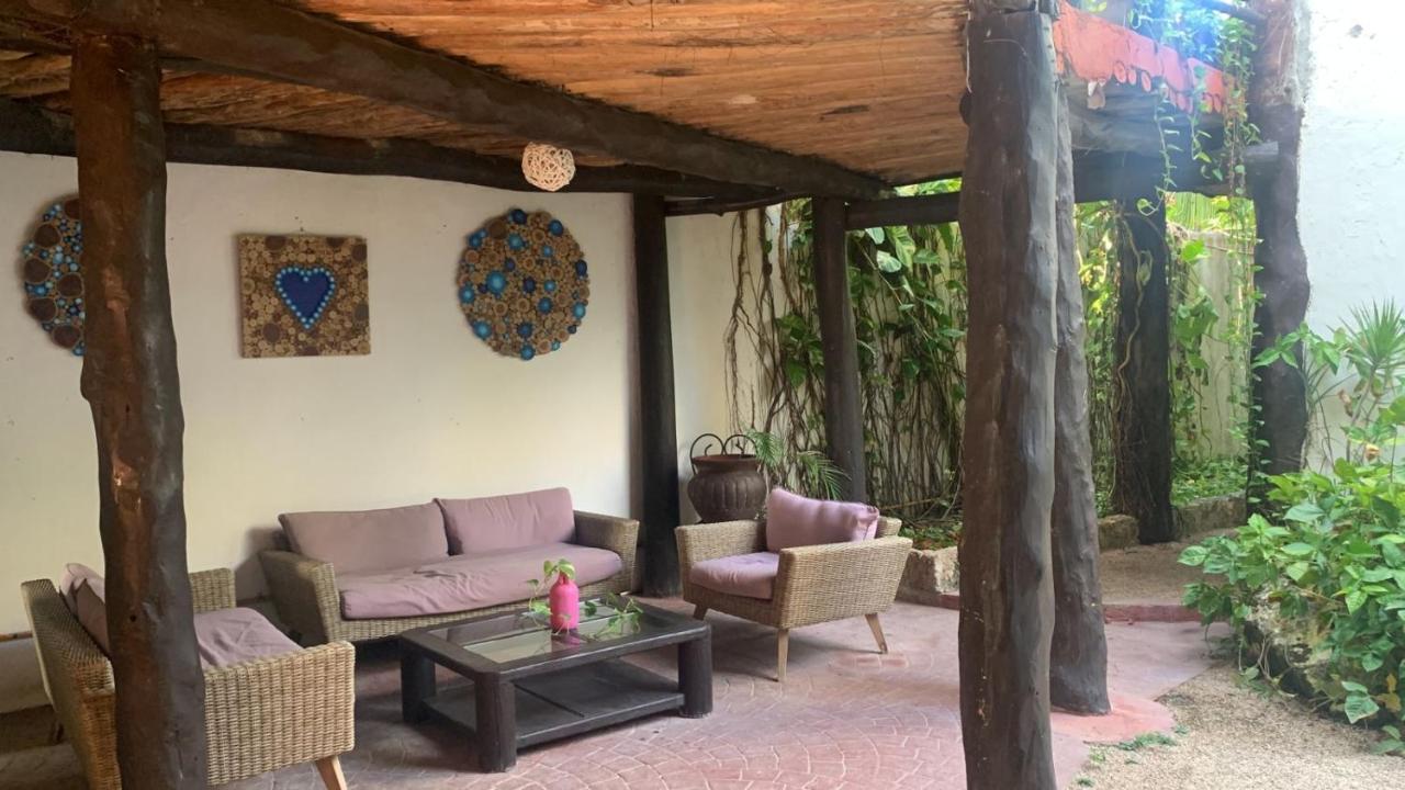 Casa Caribe קנקון מראה חיצוני תמונה The patio at the La Posada Hotel in Winslow, Arizona