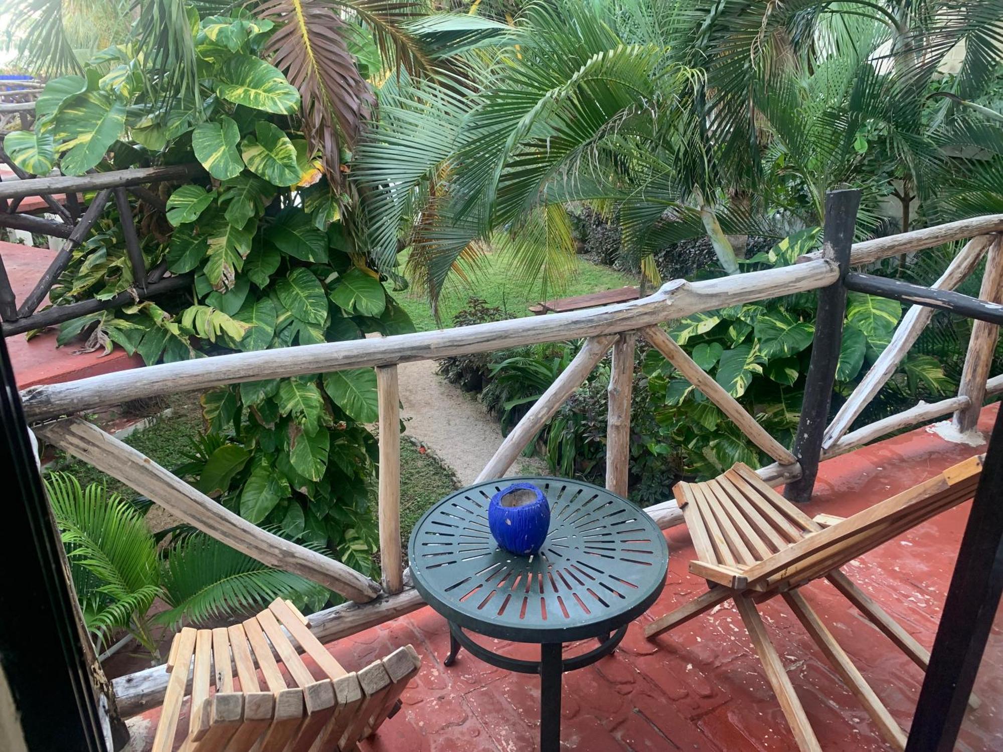 Casa Caribe קנקון מראה חיצוני תמונה A view of the balcony of a room at the hotel